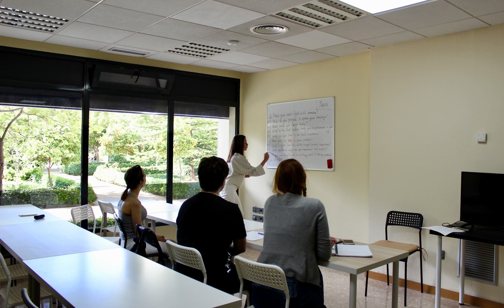 Academia de idiomas Your Language Club | Escuela de inglés | Escuela de español