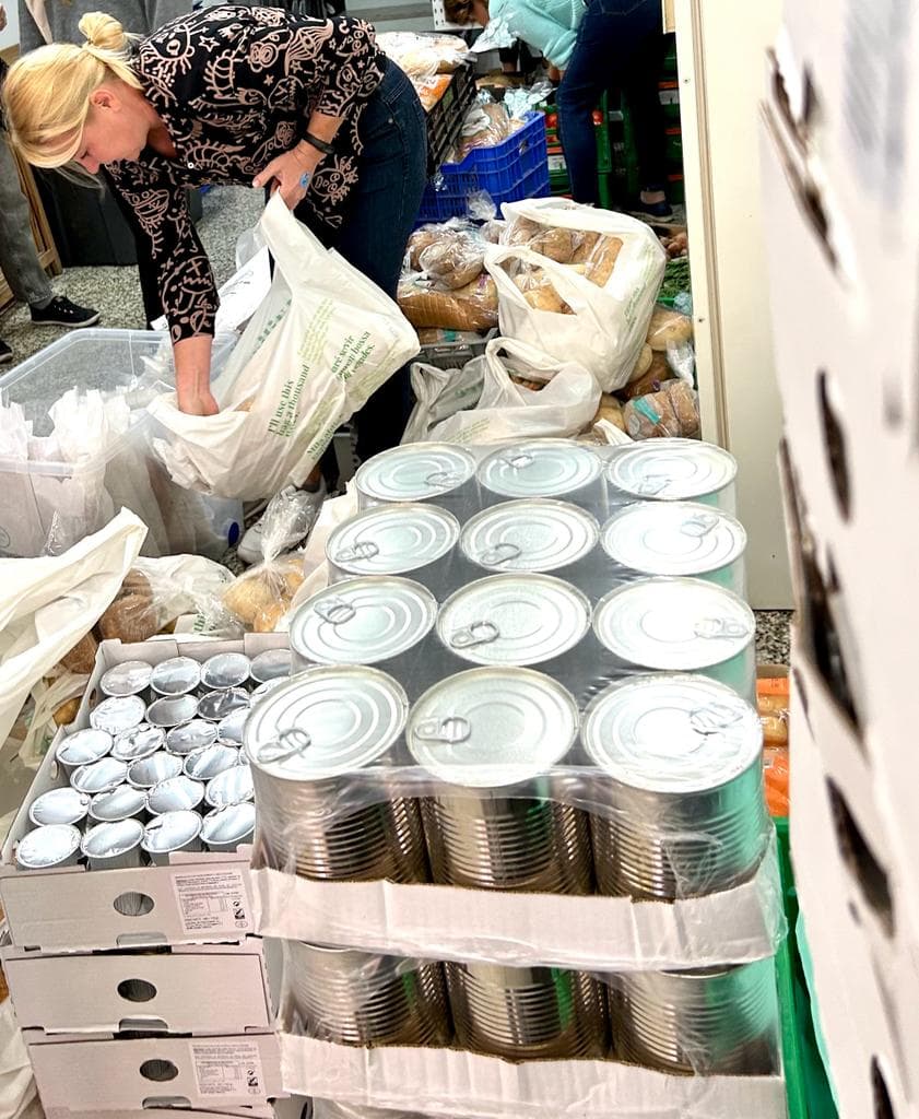 Ukraid - El Centro de Refugiados Ucranianos de Valencia — фото 6