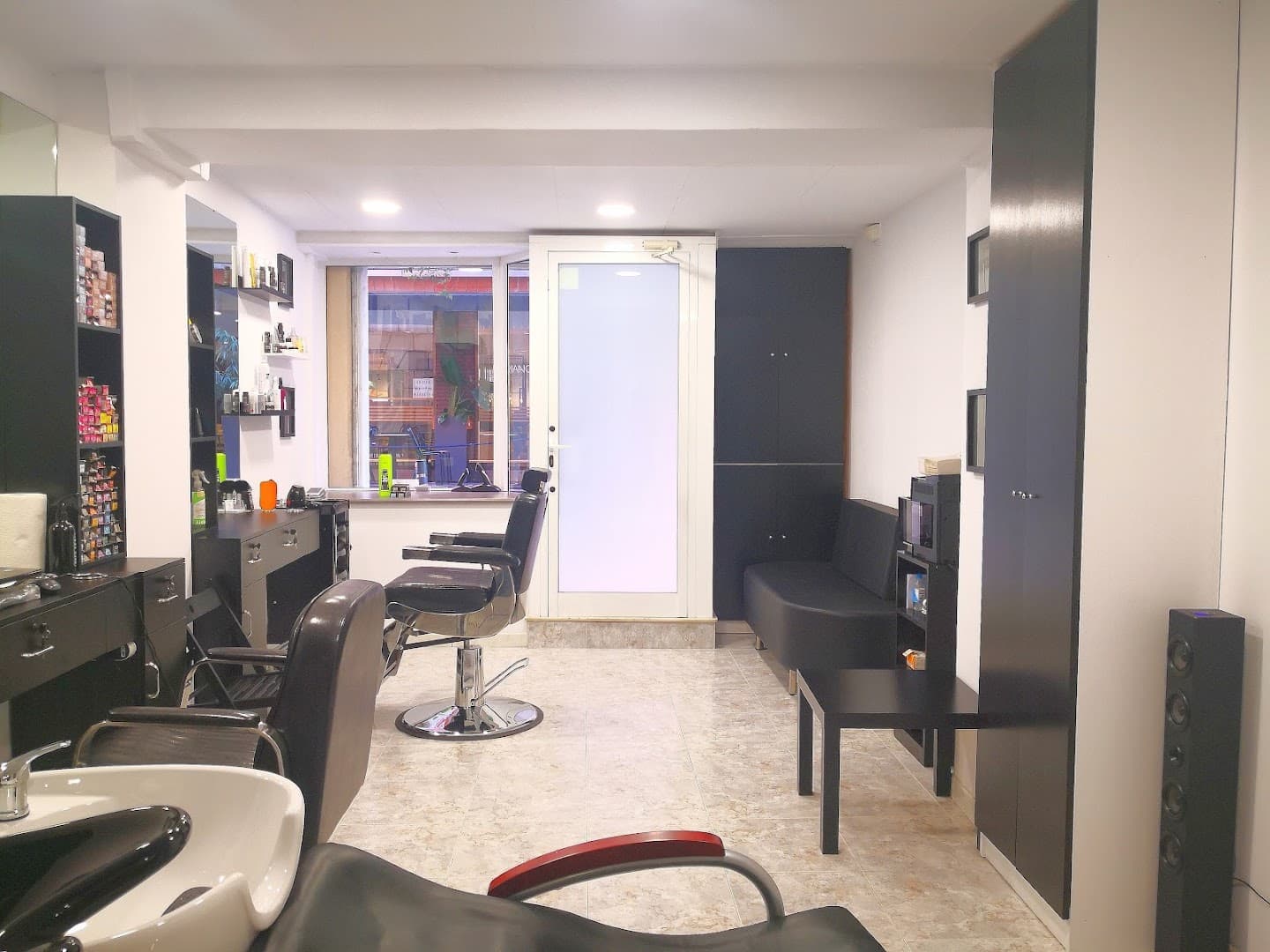 "Miracle Workers by Olek" - Hairsalon in Barcelona — фото 5