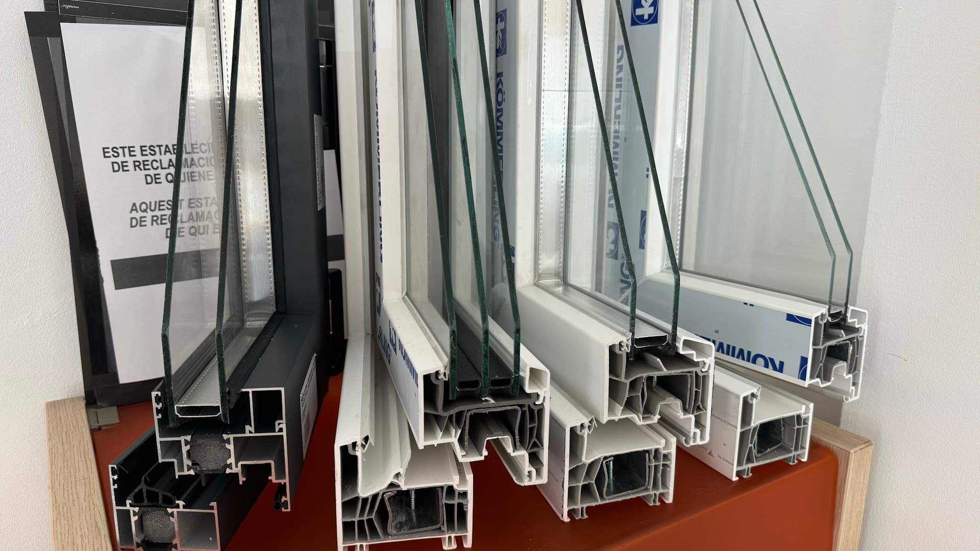 UAOBRA S.L. Ventanas PVC y Aluminio RPT