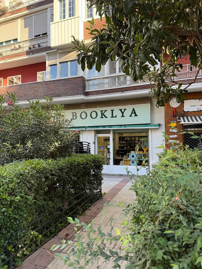 Libreria Booklya Madrid — фото 5