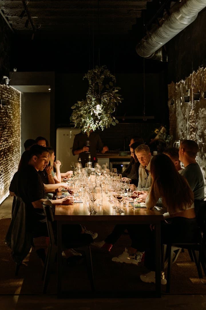 SALUT WINE STUDIO