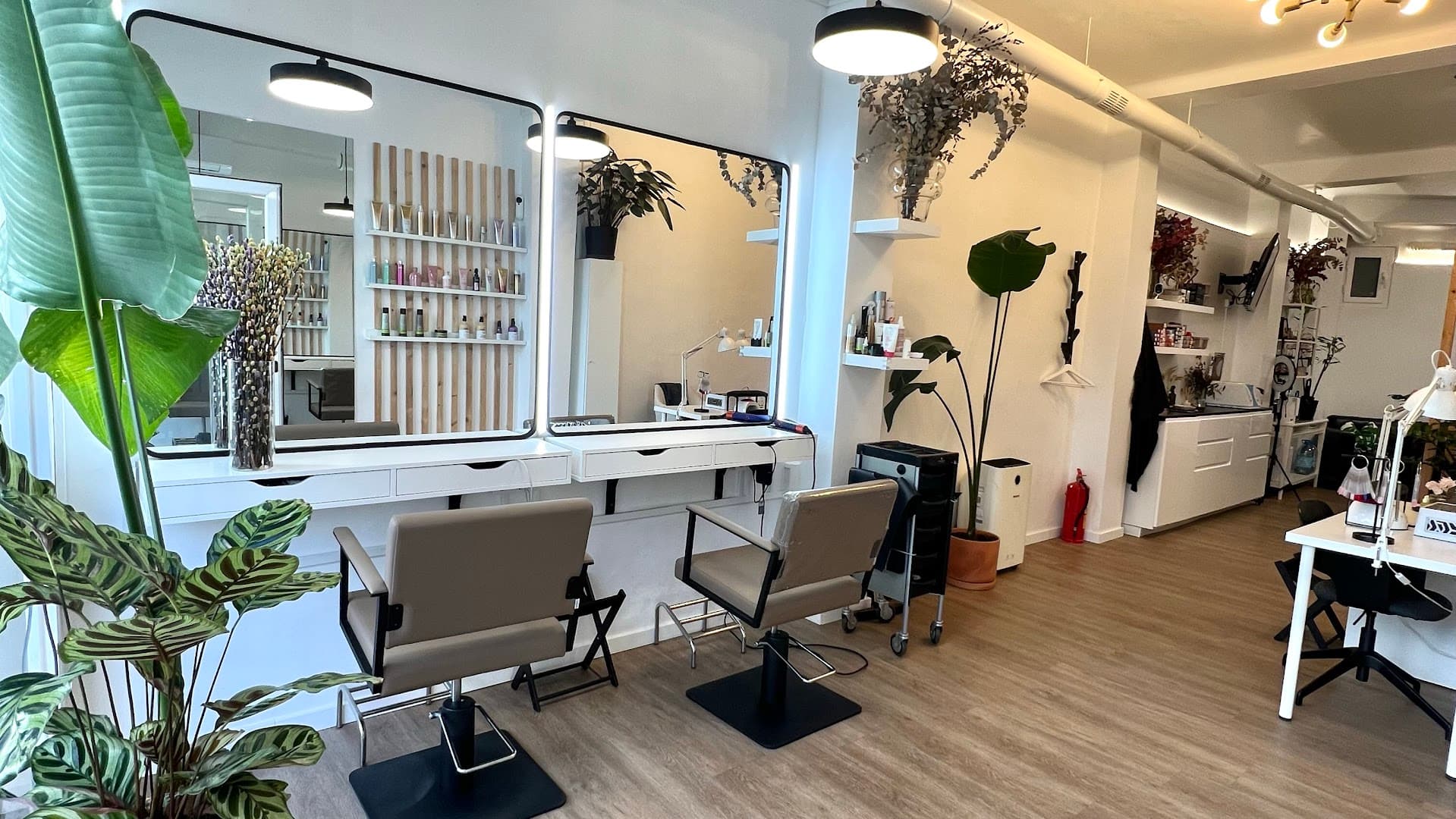 Yuliia Syniesheva Atelier